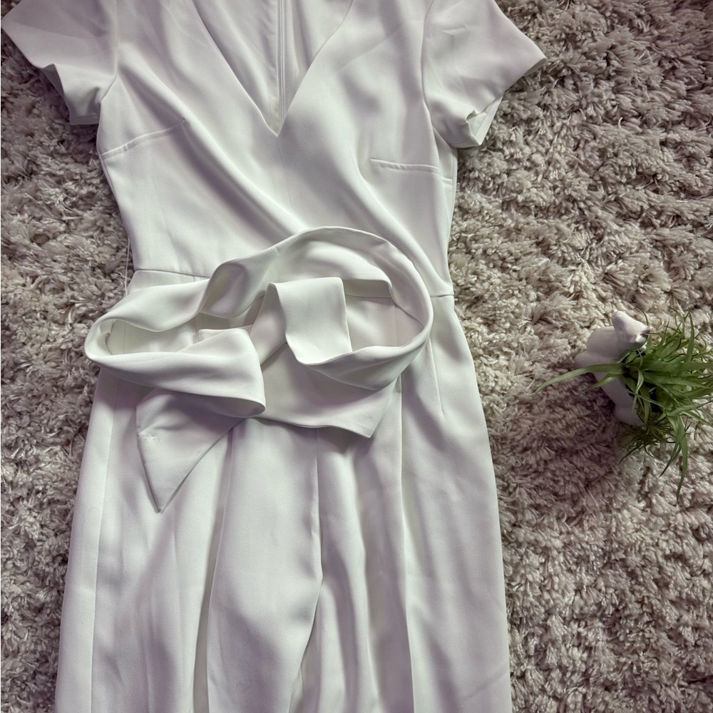 Club Monaco Elegant White Dress jumpsuit with Bow Detail - Picture 3 of 7